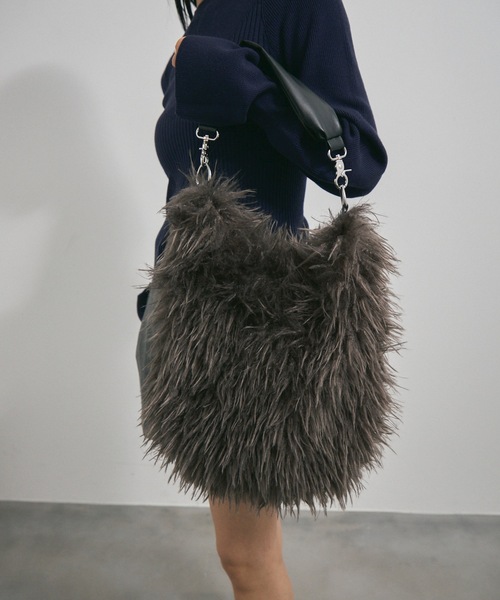 [韓国人気]★アモーメント★FUR TOTE BAG★ファートートバッグ 韓国人気]☆アモーメント☆FUR TOTE BAG☆ファートートバッグ