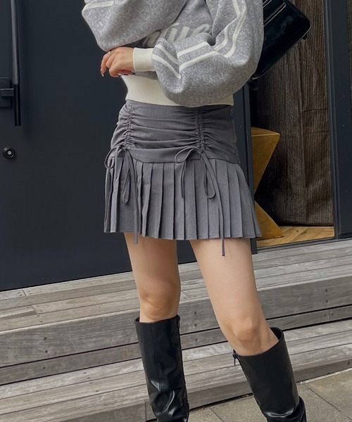 ROGER AND RAW(ロジャーアンドロウ)の「ギャザープリーツミニスカート(スカート・レディース・ブラック/グレー・SMALL/MEDIUM)」の1枚目の写真