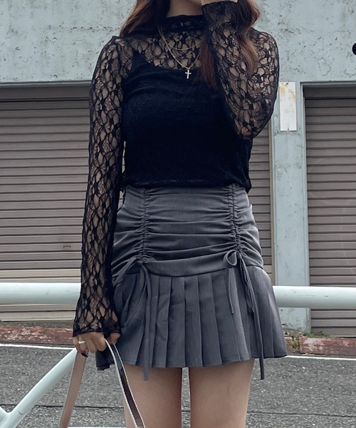 ROGER AND RAW(ロジャーアンドロウ)の「ギャザープリーツミニスカート(スカート・レディース・ブラック/グレー・SMALL/MEDIUM)」の4枚目の写真