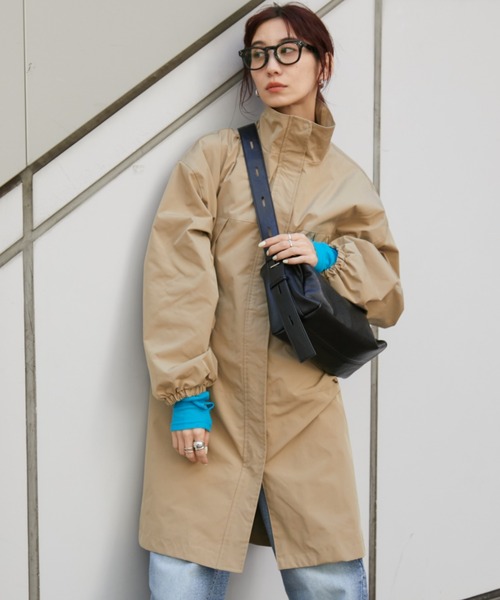 Auntie Rosa Holiday（アンティローザホリデー）の「ハイネックミドルコート（ダウンジャケット/コート・レディース・ベージュ・FREE）」の2枚目の写真