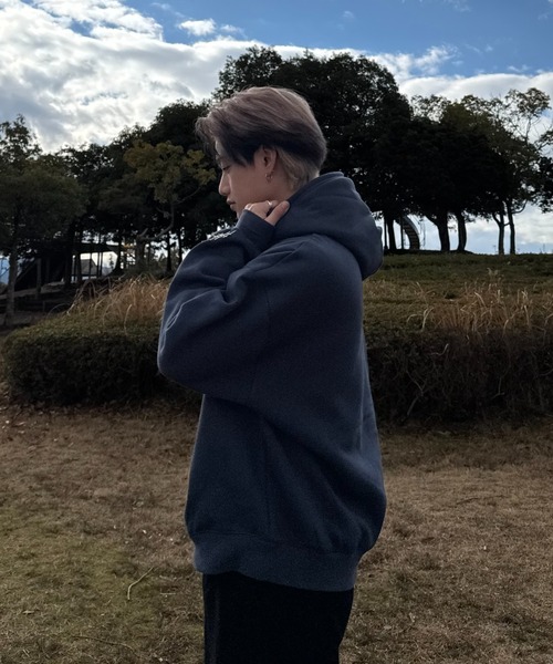 INTER FACTORY（インターファクトリー）の「たいりんカップル - チャーム付きオーバーサイズパーカー made in INTERFACTORY（パーカー・レディース・ホワイト/ブラック/ネイビー・LARGE/MEDIUM）」の16枚目の写真