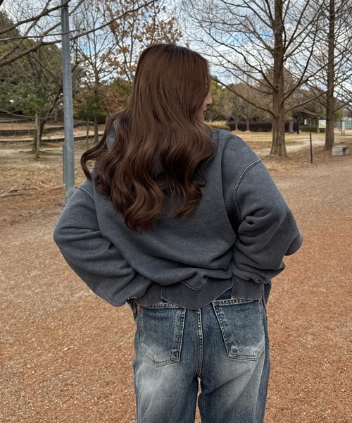 INTER FACTORY（インターファクトリー）の「たいりんカップル - チャーム付きオーバーサイズパーカー made in INTERFACTORY（パーカー・レディース・ホワイト/ブラック/ネイビー・LARGE/MEDIUM）」の6枚目の写真