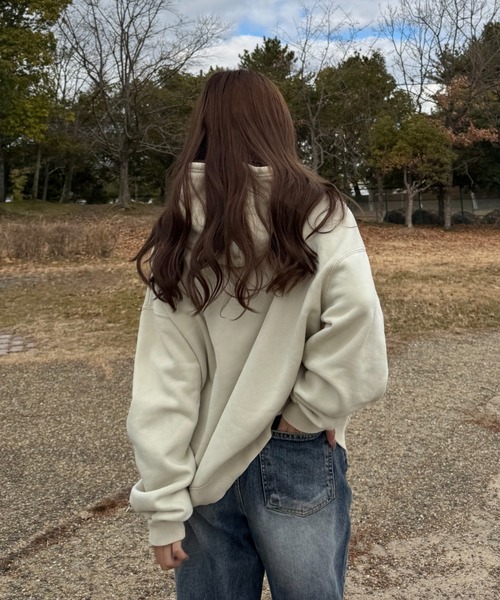 INTER FACTORY（インターファクトリー）の「たいりんカップル - チャーム付きオーバーサイズパーカー made in INTERFACTORY（パーカー・レディース・ホワイト/ブラック/ネイビー・LARGE/MEDIUM）」の22枚目の写真