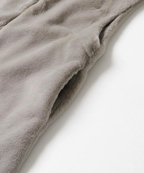 ITEMS URBANRESEARCH(アイテムズ アーバンリサーチ)の「フェイクファージレ(その他アウター・レディース・ブラウン/グレー・FREE)」の6枚目の写真