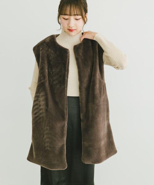 ITEMS URBANRESEARCH(アイテムズ アーバンリサーチ)の「フェイクファージレ(その他アウター・レディース・ブラウン/グレー・FREE)」の11枚目の写真