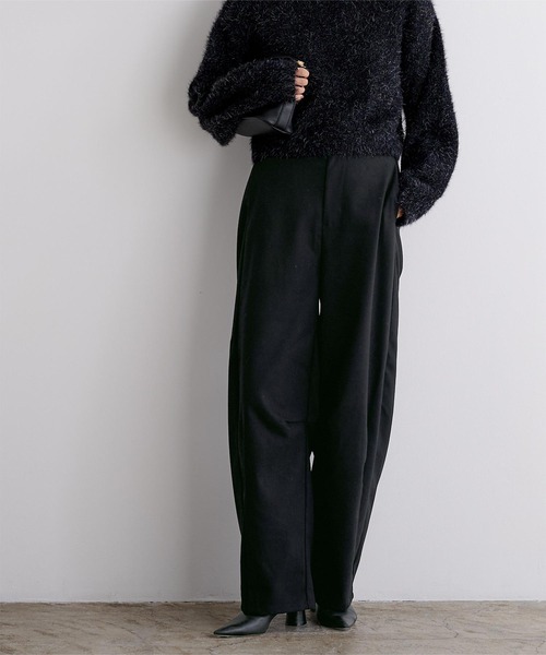 UR'S(ユアーズ)の「起毛ツイルカーブパンツ(その他パンツ・レディース・ブラック/チャコール/キャメル・M)」の1枚目の写真