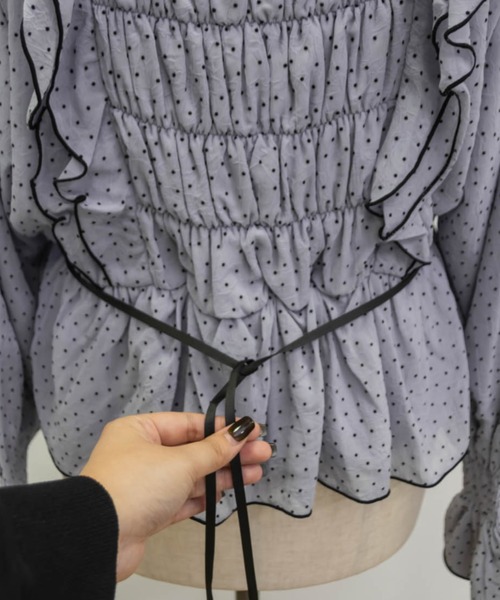 CLETTE(クレット)の「ドット柄フリルブラウス(シャツ/ブラウス・レディース・オフホワイト/ブルー・LL/3L/4L)」の9枚目の写真