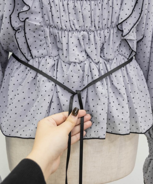 CLETTE(クレット)の「ドット柄フリルブラウス(シャツ/ブラウス・レディース・オフホワイト/ブルー・LL/3L/4L)」の7枚目の写真