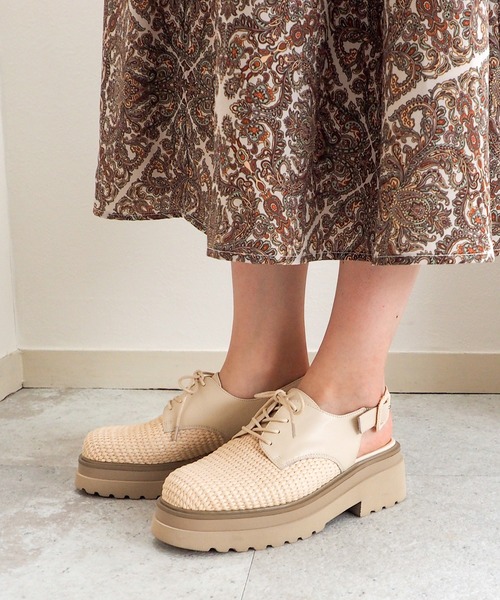 あしながおじさん（アシナガオジサン）の「軽量｜バックスリングシューズ　7410019（その他シューズ・レディース・アイボリー/ブラック・23.5cm/23cm/24.5cm/24cm/22.5cm）」の2枚目の写真