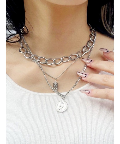 EVRIS（エヴリス）の「3連チェーンネックレス（ネックレス・レディース・シルバー/ゴールド・FREE）」の2枚目の写真