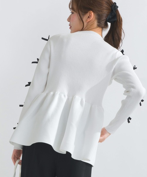 PICCIN PERLA(ピッチンペルラ)の「袖リボンペプラムニット(ニット/セーター・レディース・ブラック/オフホワイト・M)」の5枚目の写真