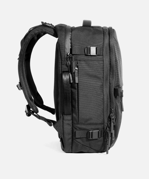 Aer(エアー)の「【Aer / エアー】 Travel Collection Travel Pack 3 Small(バックパック/リュック・メンズ・ブラック・FREE)」の10枚目の写真