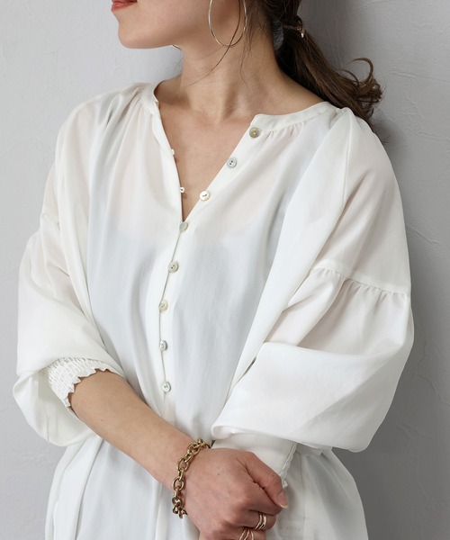 Aletta vita(アレッタビータ)の「エステルローン袖シャーリングブラウス(シャツ/ブラウス・レディース・オフホワイト/ブラック/グレー系その他・FREE)」の14枚目の写真