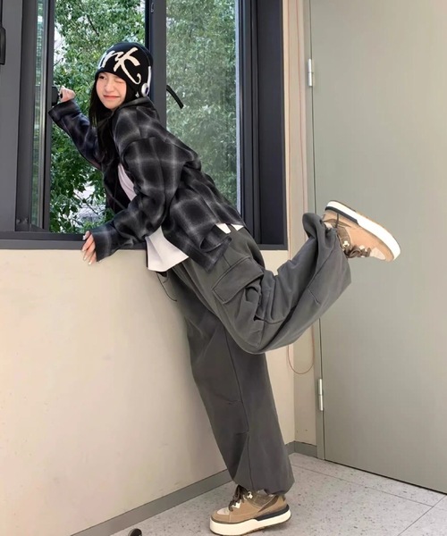 lilful(リルフル)の「ビッグロゴ Y2Kジャガードニットキャップニット帽(ニットキャップ/ビーニー・レディース・ホワイト/ブラック/グレー・F)」の6枚目の写真