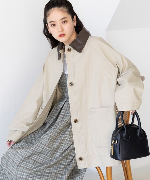 RAGEBLUE（レイジブルー）の「襟レザー/ヴィンテージライクBIGカバーオール（ブルゾン・レディース・スミクロ/オフホワイト・FREE）」の6枚目の写真