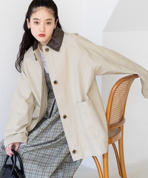 RAGEBLUE（レイジブルー）の「襟レザー/ヴィンテージライクBIGカバーオール（ブルゾン・レディース・スミクロ/オフホワイト・FREE）」の7枚目の写真