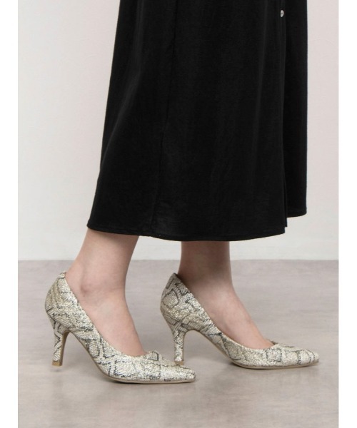 DULCIS REGALO(ドルキス レガロ)の「DulcisRegalo(ドルキスレガロ)8.5cmヒール美脚足長効果ポインテッドトゥパンプス(パンプス・レディース・ゴールド系その他/シルバー系その他/ホワイト系その他/ブラック/ブラック系その他・S/M/L/LL)」の5枚目の写真