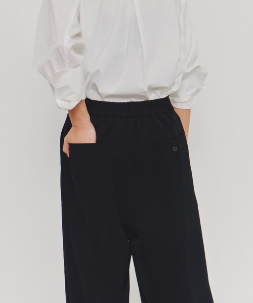 UNITED TOKYO（ユナイテッドトウキョウ）の「リーフモチーフサテンスリットパンツ（その他パンツ・レディース・ブラック/ホワイト・1/2）」の6枚目の写真