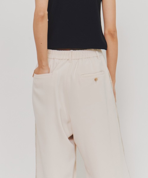 UNITED TOKYO（ユナイテッドトウキョウ）の「リーフモチーフサテンスリットパンツ（その他パンツ・レディース・ブラック/ホワイト・1/2）」の14枚目の写真