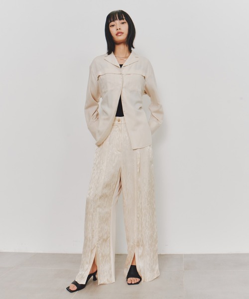 UNITED TOKYO（ユナイテッドトウキョウ）の「リーフモチーフサテンスリットパンツ（その他パンツ・レディース・ブラック/ホワイト・1/2）」の8枚目の写真