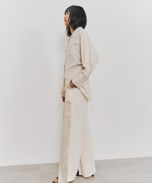 UNITED TOKYO（ユナイテッドトウキョウ）の「リーフモチーフサテンスリットパンツ（その他パンツ・レディース・ブラック/ホワイト・1/2）」の12枚目の写真