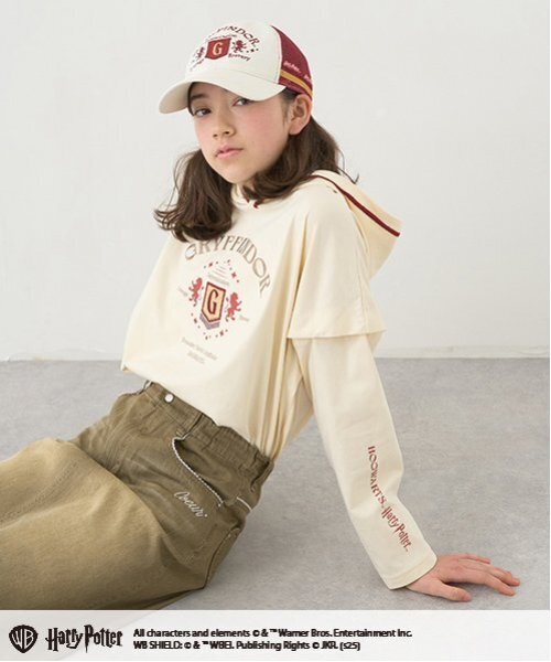 pom ponette junior（ポンポネットジュニア）の「【Harry Potter】2WAYパーカ（Tシャツ/カットソー・キッズ・イエロー/ライトグリーン/オフホワイト/ブルーグレー・L/LL/M/S）」の5枚目の写真