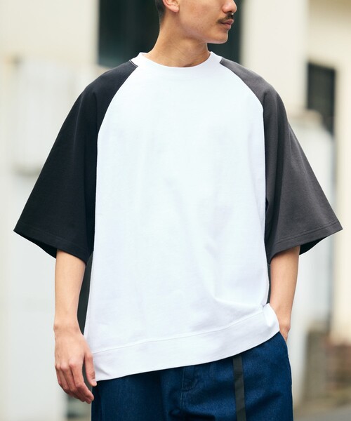 FREAK'S STORE（フリークスストア）の「限定展開 9オンス Heavyweight ビッグシルエット ラグランスリーブTシャツ/ヘビーウェイト（Tシャツ/カットソー・メンズ・ホワイト/ブラック/グレー/チャコールグレー/ホワイト系その他/ネイビー/グレイッシュベージュ・MEDIUM/SMALL/X-SMALL/LARGE）」の3枚目の写真