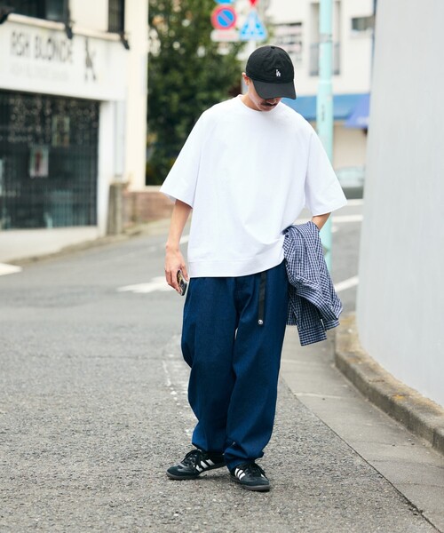 FREAK'S STORE（フリークスストア）の「限定展開 9オンス Heavyweight ビッグシルエット ラグランスリーブTシャツ/ヘビーウェイト（Tシャツ/カットソー・メンズ・ホワイト/ブラック/グレー/チャコールグレー/ホワイト系その他/ネイビー/グレイッシュベージュ・MEDIUM/SMALL/X-SMALL/LARGE）」の21枚目の写真