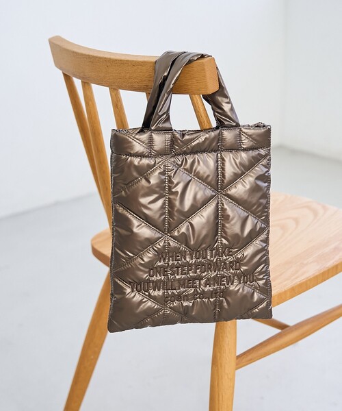 coen（コーエン）の「【新色追加】ロゴ刺繍 幾何柄 キルト2wayショルダーバッグ（ショルダーバッグ・レディース・オレンジ/コバルトブルー/ネイビー/ブラック/シルバー/オフホワイト/レッド/その他2/ロイヤルブルー/その他3/その他1/その他4/クリーム/ライトピンク/ダークブラウン/その他5/ゴールド・FREE）」の17枚目の写真