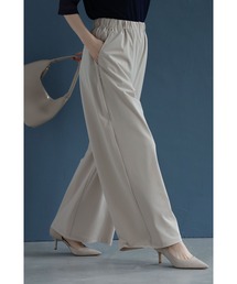 CICA成分配合。着る保湿ワイドパンツ
