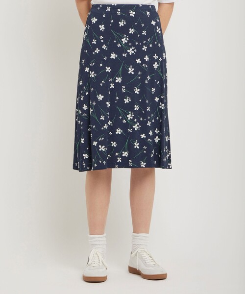 agnes b.（アニエスベー）の「フラワープリント Aライン スカート "Amande"（スカート・レディース・ネイビー・1/2/3）」の6枚目の写真