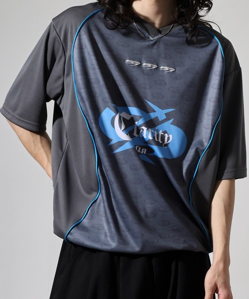 RE730(アールイーセブンサーティー)の「Sporty short-sleeved game shirt / スポーティーな半袖ゲームシャツ unisex(Tシャツ/カットソー・メンズ・ブラック/チャコール/ホワイト・M/L)」の9枚目の写真