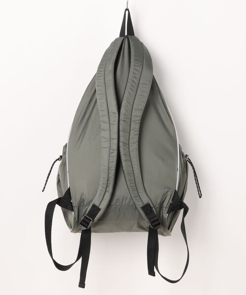 MOUSSY（マウジー）の「DRAWSTRING バックパック（バックパック/リュック・レディース・ダークカーキ/ライトグレー・FREE）」の20枚目の写真