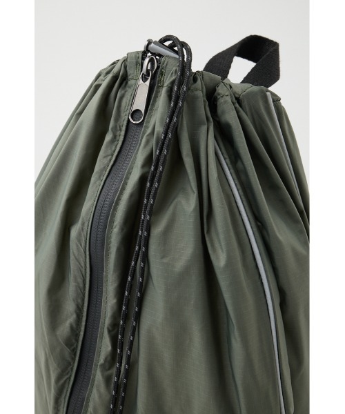 MOUSSY（マウジー）の「DRAWSTRING バックパック（バックパック/リュック・レディース・ダークカーキ/ライトグレー・FREE）」の8枚目の写真