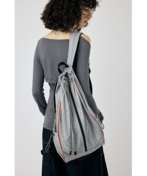 MOUSSY（マウジー）の「DRAWSTRING バックパック（バックパック/リュック・レディース・ダークカーキ/ライトグレー・FREE）」の11枚目の写真