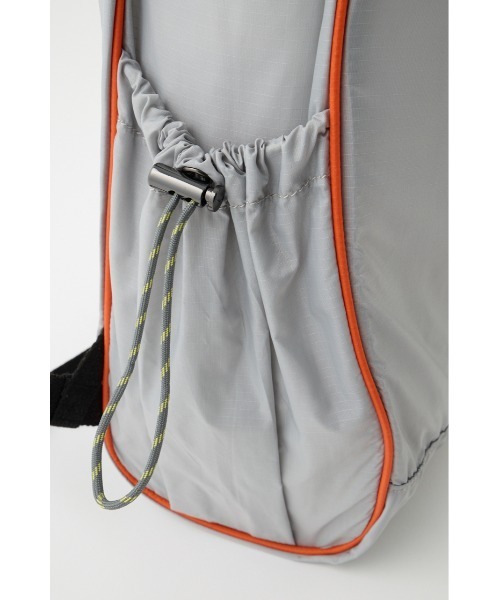 MOUSSY（マウジー）の「DRAWSTRING バックパック（バックパック/リュック・レディース・ダークカーキ/ライトグレー・FREE）」の17枚目の写真