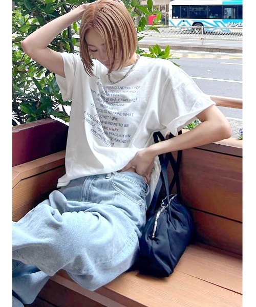 Ungrid(アングリッド)の「フロントロゴメッセージTee(Tシャツ/カットソー・レディース・オフホワイト/ライトグレー/グリーン系その他・FREE)」の3枚目の写真