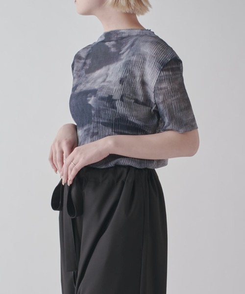 Lui's（ルイス）の「プリーツシアートップス（Tシャツ/カットソー・レディース・ライトグレー/チャコールグレー/ブルー・FREE）」の5枚目の写真