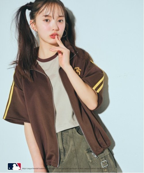 LOVETOXIC（ラブトキシック）の「【LTXC】【MLB】【吸水速乾/さらさら】【綿100％】クロップドT（Tシャツ/カットソー・キッズ・ブラック/ベージュ/オフホワイト/ネイビー・L:160cm/M:150cm/S:140cm）」の6枚目の写真