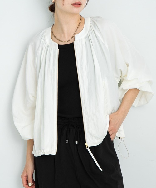 URBAN RESEARCH Sonny Label(アーバンリサーチサニーレーベル)の「ライトシアーノーカラーブルゾン(ブルゾン・レディース・ライトグレー/ライトカーキ/オフホワイト・FREE)」の4枚目の写真
