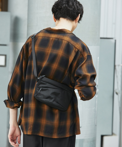 THE NORTH FACE(ザノースフェイス)の「THE NORTH FACE / ザ ノースフェイス ピレネーショルダーS(ショルダーバッグ・メンズ・ブラック・FREE)」の17枚目の写真