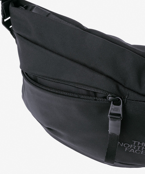 THE NORTH FACE(ザノースフェイス)の「THE NORTH FACE / ザ ノースフェイス ピレネーショルダーS(ショルダーバッグ・メンズ・ブラック・FREE)」の5枚目の写真