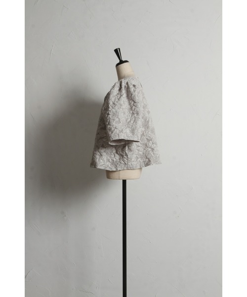 &. NOSTALGIA（アンドドットノスタルジア）の「【ZOZO限定】袖フレアジャガードトップス（シャツ/ブラウス・レディース・ブルー/グレー/ピンク/ブラック/ホワイト・M）」の17枚目の写真