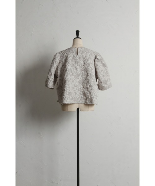 &. NOSTALGIA（アンドドットノスタルジア）の「【ZOZO限定】袖フレアジャガードトップス（シャツ/ブラウス・レディース・ブルー/グレー/ピンク/ブラック/ホワイト・M）」の16枚目の写真