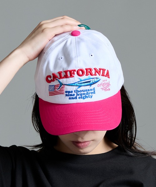 CALIFORNIA OUTFITTERS(カリフォルニア アウトフィッターズ)の「5A6 コットン 刺繍 ロゴキャップ(キャップ・レディース・ワイン/ピンク/ライトブルー/ブラック・ONESIZE)」の4枚目の写真