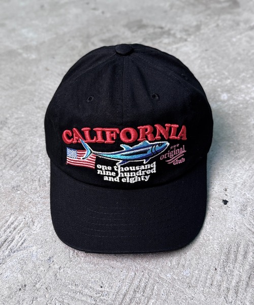 CALIFORNIA OUTFITTERS(カリフォルニア アウトフィッターズ)の「5A6 コットン 刺繍 ロゴキャップ(キャップ・レディース・ワイン/ピンク/ライトブルー/ブラック・ONESIZE)」の2枚目の写真