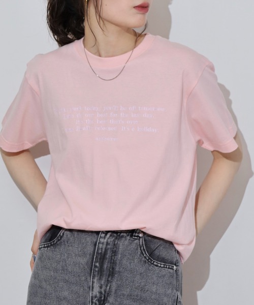 &soiree(アンドソワレ)の「&soiree フロント刺繍Tシャツ(Tシャツ/カットソー・レディース・ホワイト/ピンク/ネイビー/ベージュ/スミクロ/ブラウン・F/FREE)」の6枚目の写真