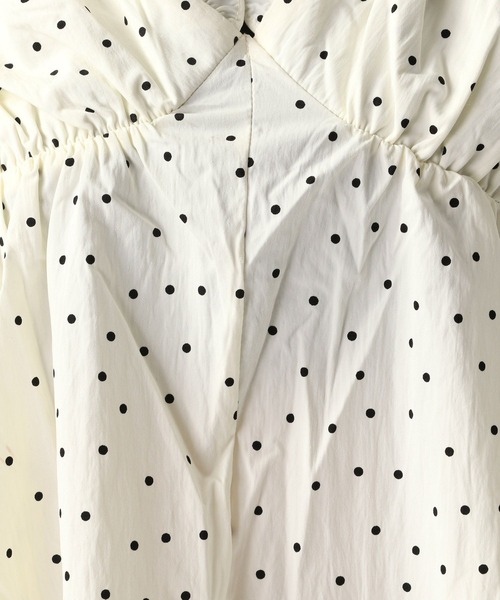 FOREVER 21（フォーエバー トゥエンティーワン）の「【2025SS】ドットアシメヘムキャミチュニック（キャミソール・レディース・ブラック/ナチュラル・FREE）」の6枚目の写真