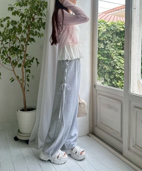 OLIVE des OLIVE（オリーブデオリーブ）の「【夏まで着れる◎/着痩せ】レースパーカー（パーカー・レディース・オフホワイト/ピンク/ブラック・FREE）」の13枚目の写真