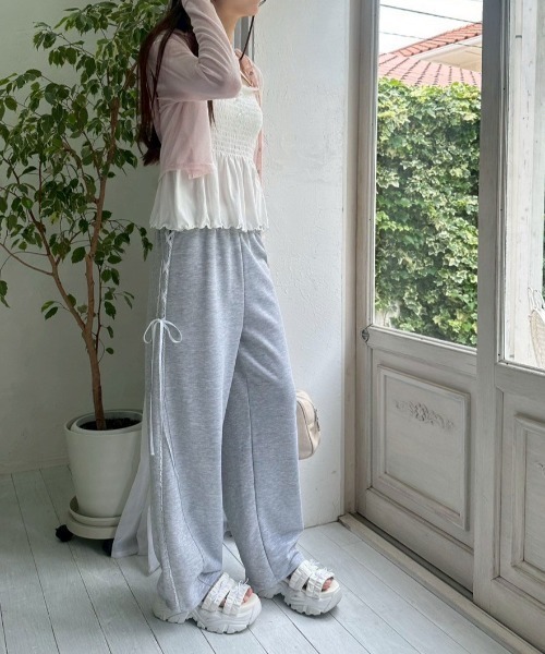 OLIVE des OLIVE（オリーブデオリーブ）の「【夏まで着れる◎/着痩せ】レースパーカー（パーカー・レディース・オフホワイト/ピンク/ブラック・FREE）」の12枚目の写真